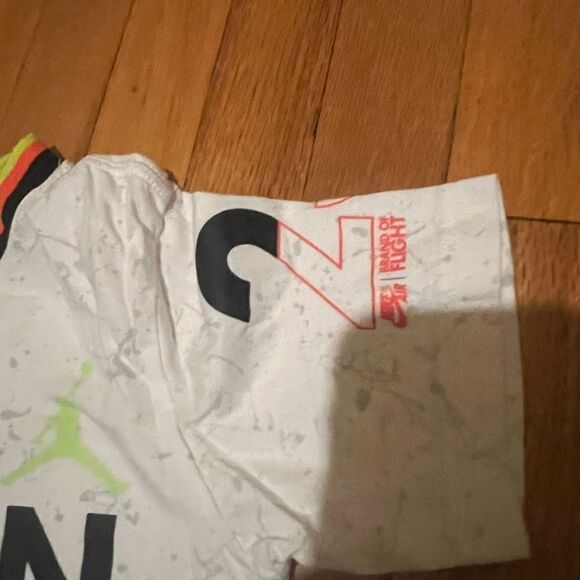 Nike Air Jordan T- Shirt - Picture 5 of 6